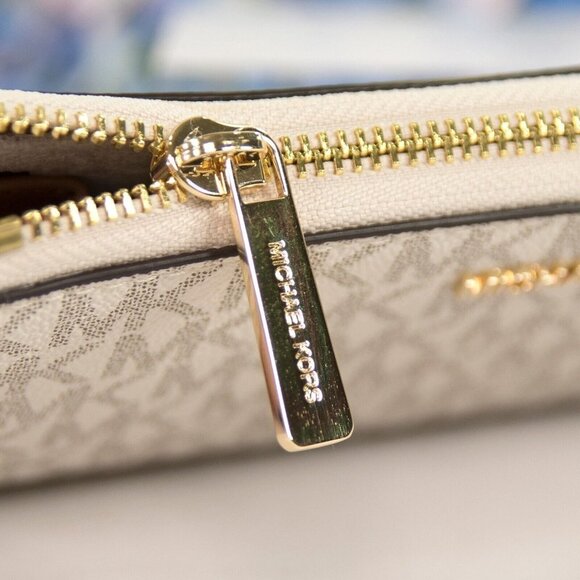 Michael Kors Vanilla Monogram Acorn Leather 3/4 Zip Around Lacey Wallet NWT - Picture 3 of 8